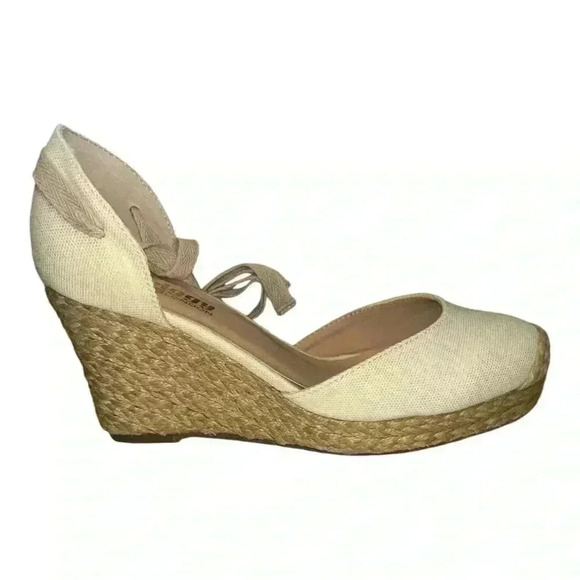 NWB Twiggy London Women's Espadrilles, Wedge, Beige Canvas, Strap, 10W NIB - Picture 3 of 10